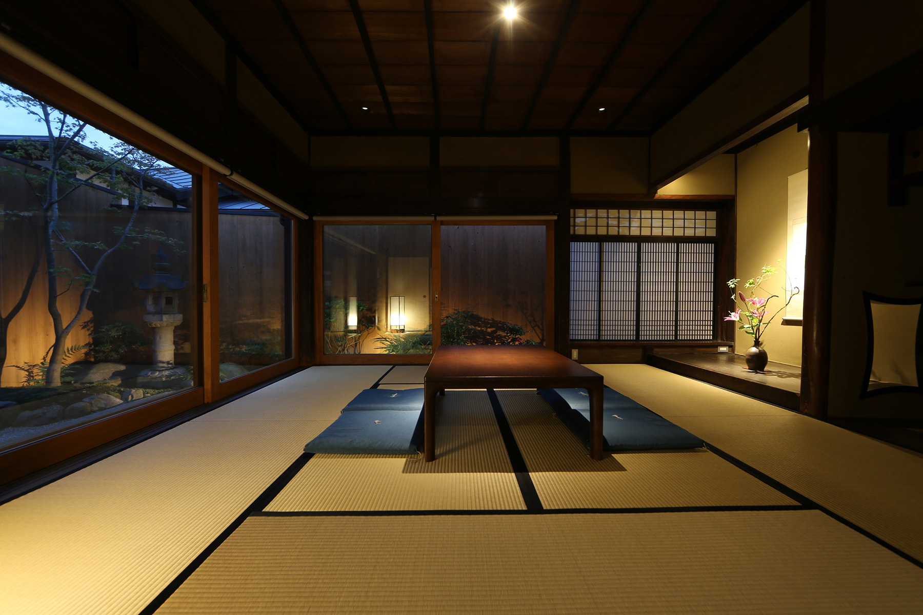 Rinsui tatami rooms