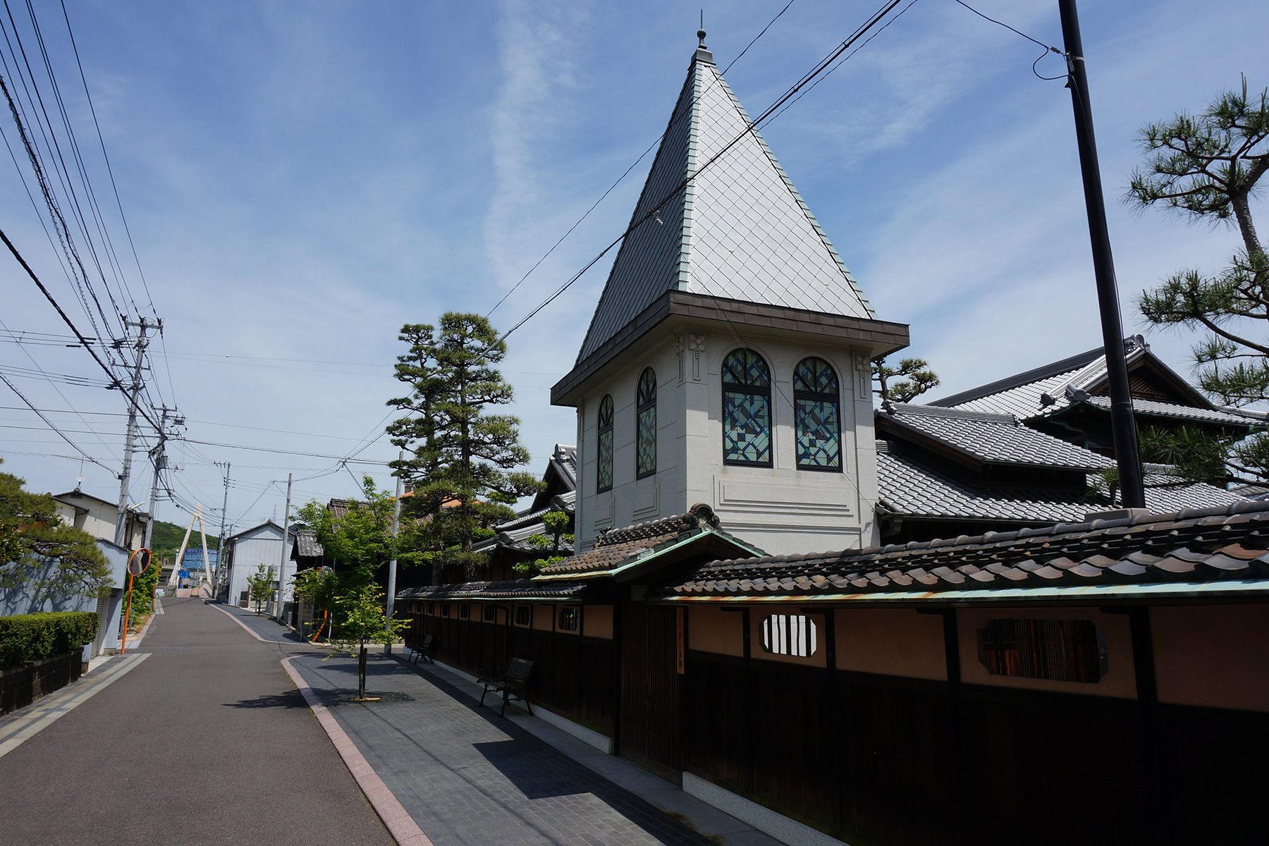 三角邸（さんかくてい）